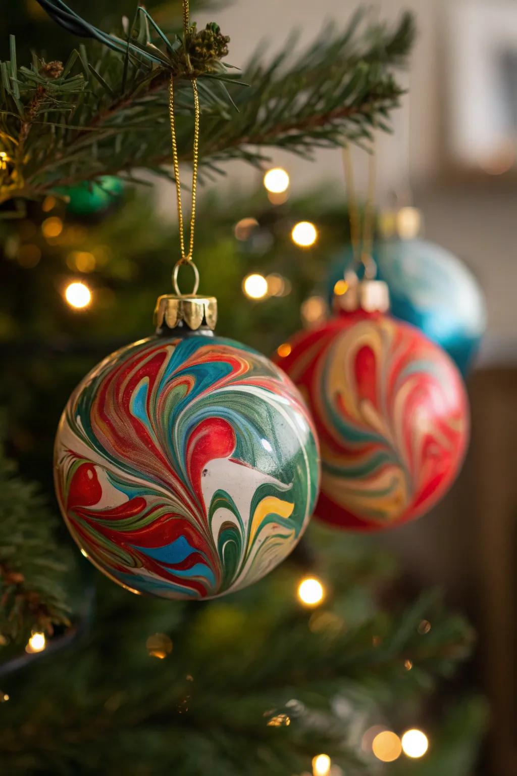 Marbled ornaments offer a splash of color and creativity.